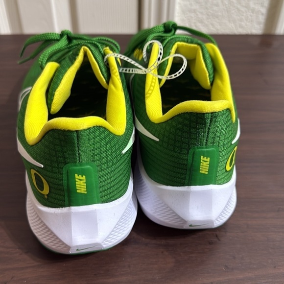 Brand New Nike Air Zoom Pegasus 39
Oregon Ducks - Picture 2 of 5